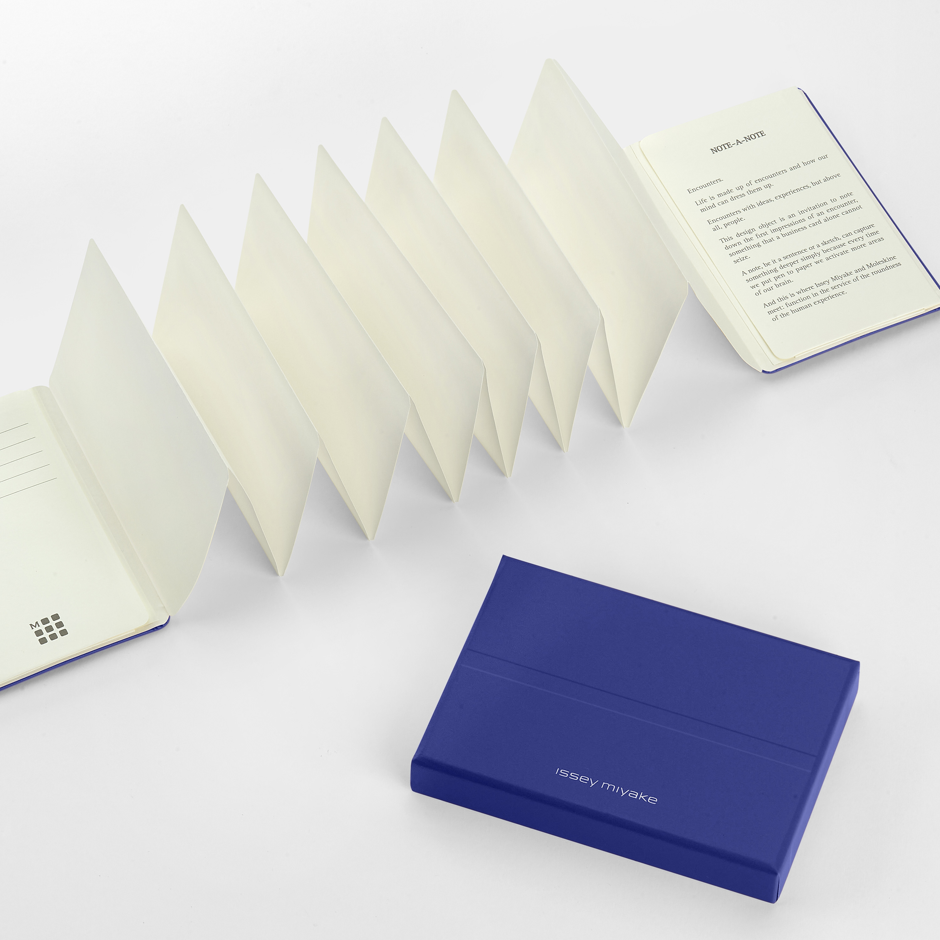 Colección de edición limitada Moleskine and MIYAKE DESIGN STUDIO Tapa dura, XS, liso, tarjetero - con caja